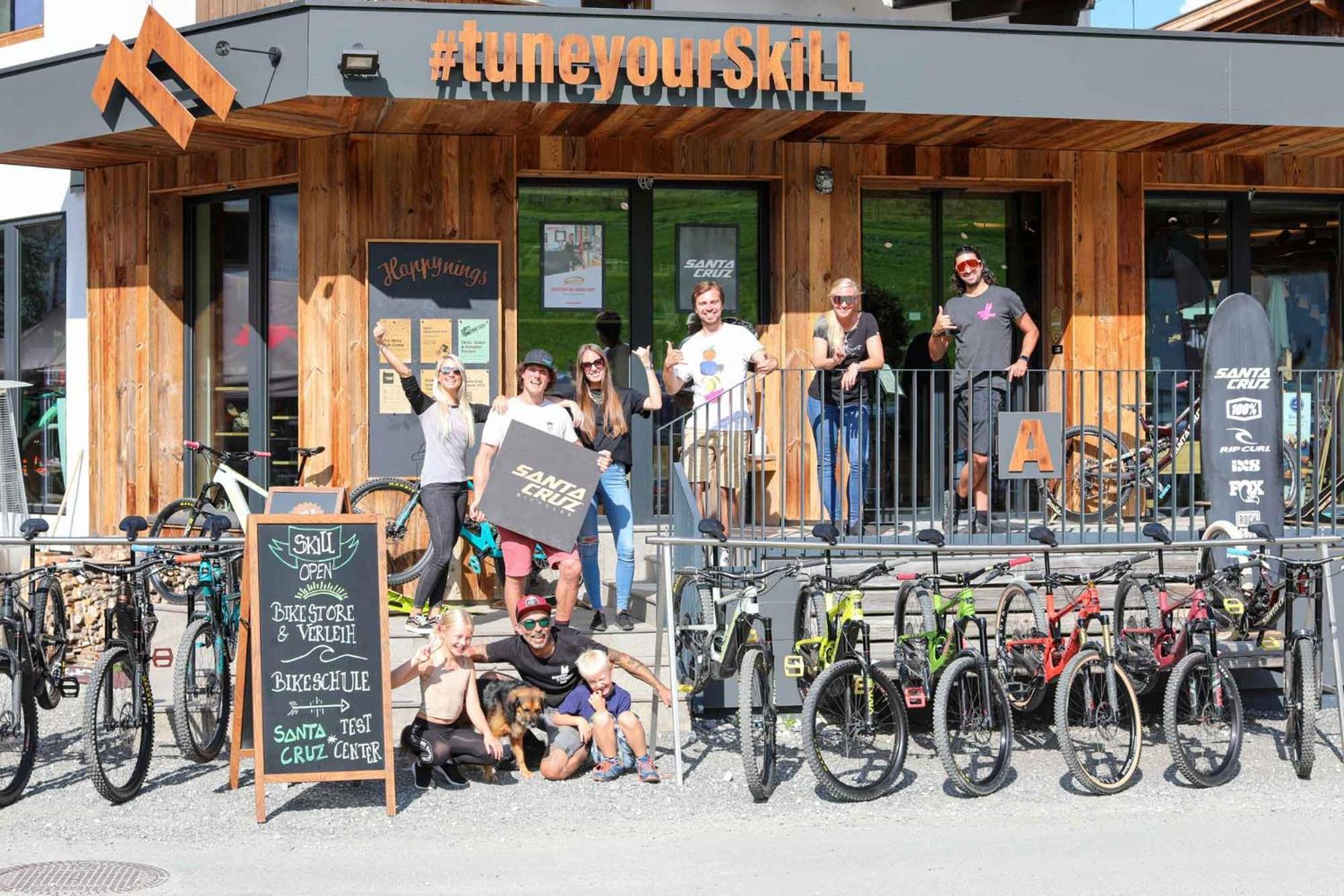 Skill Mountain - Und Bike Im Sommer Mit Joker Card Hostel *